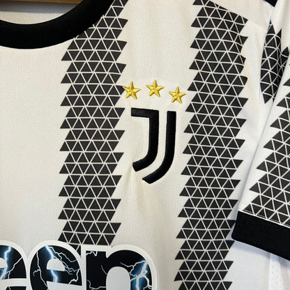 Juventus Jersey 2022-23 Home Mens Soccer Shirt Medium H38907 Adidas