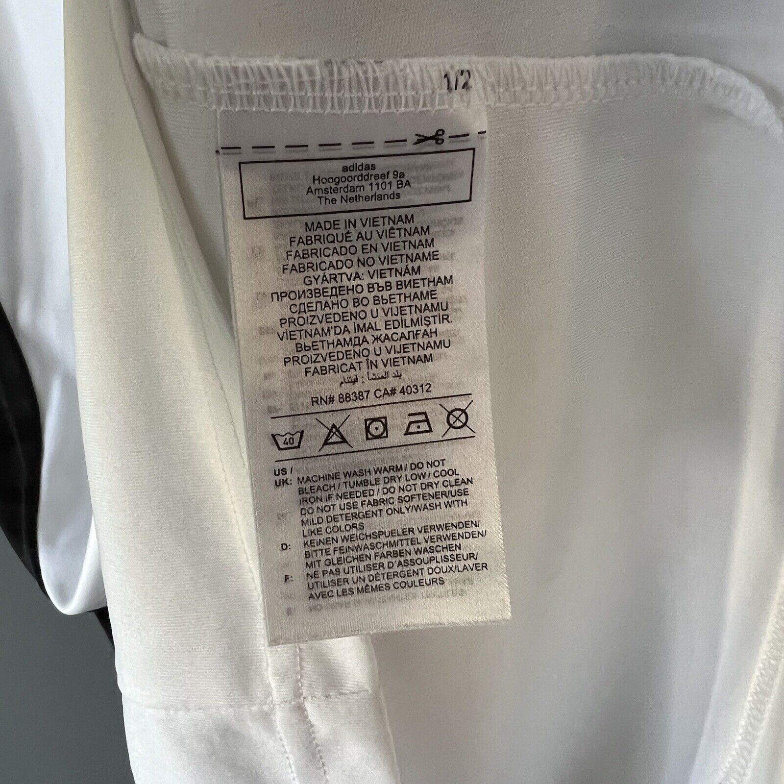 Real Madrid Jersey 2022 Training SMALL Mens Soccer Shirt HA2598 Adidas