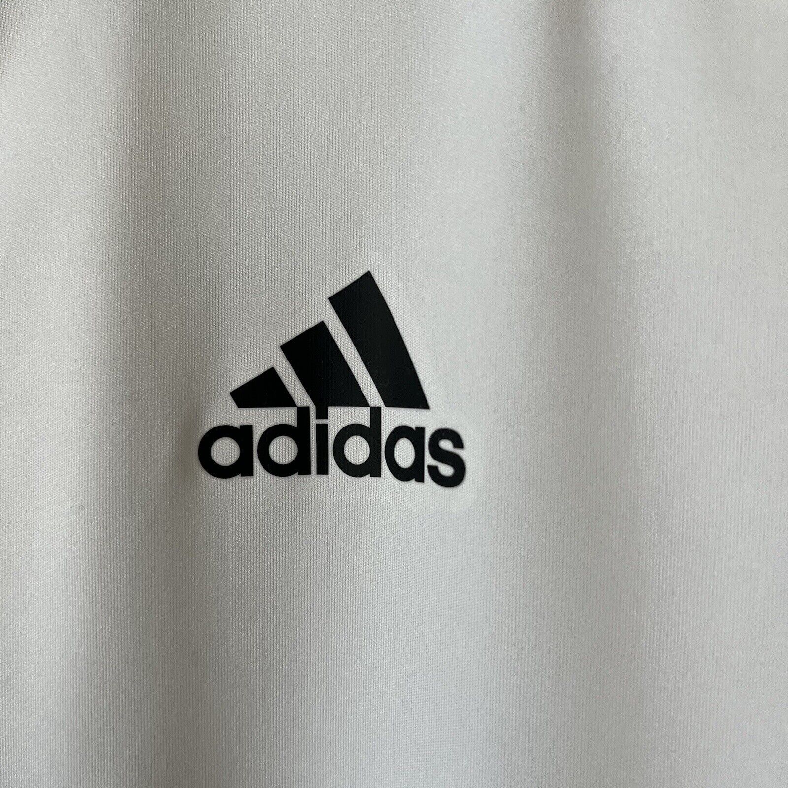 Real Madrid Jersey 2022 Training SMALL Mens Soccer Shirt HA2598 Adidas
