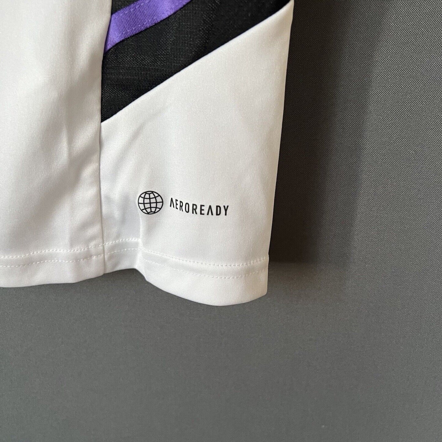 Real Madrid Jersey 2022 Training SMALL Mens Soccer Shirt HA2598 Adidas