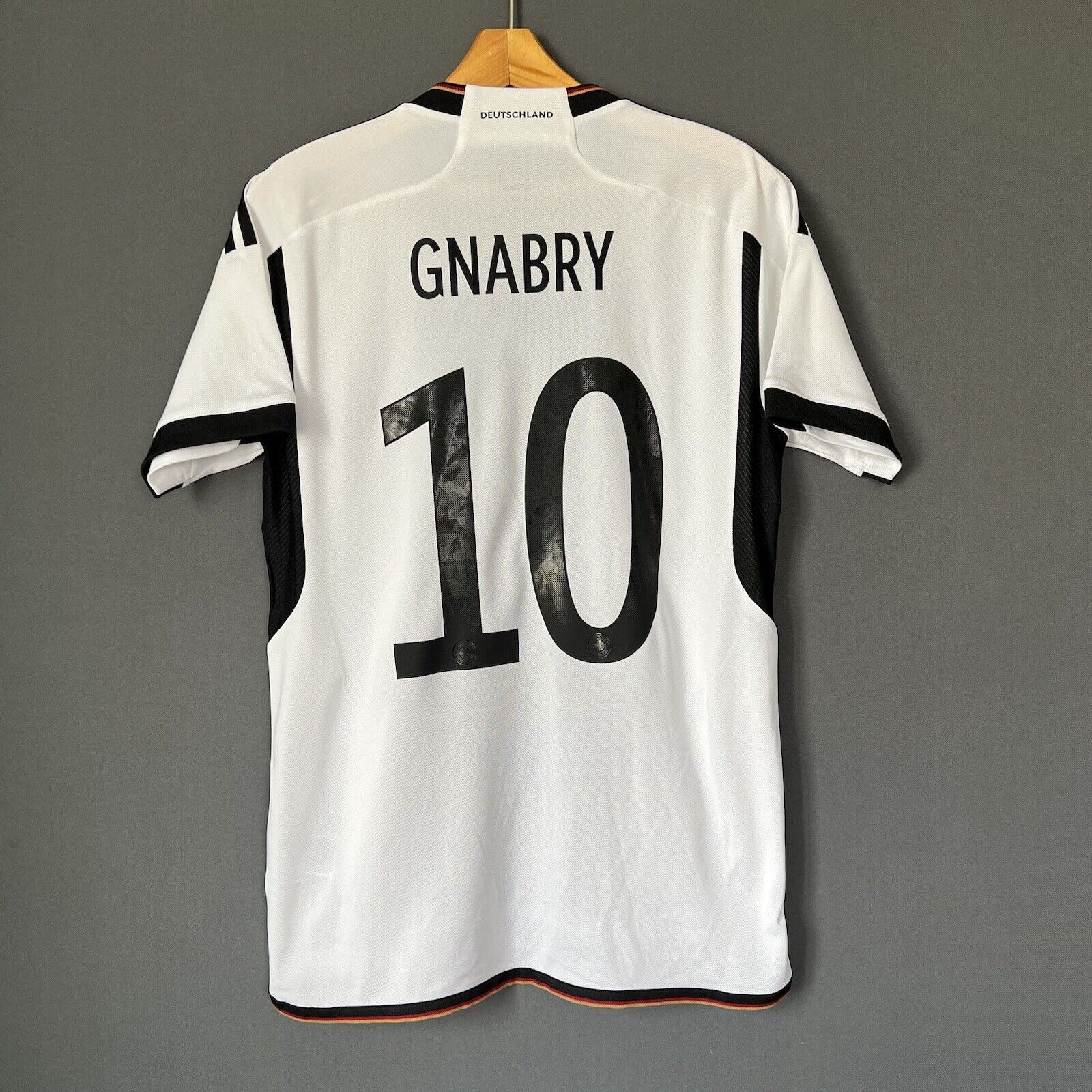 Gnabry Germany Jersey 2022 Home Size M Mens Football Shirt HJ9606 Adidas