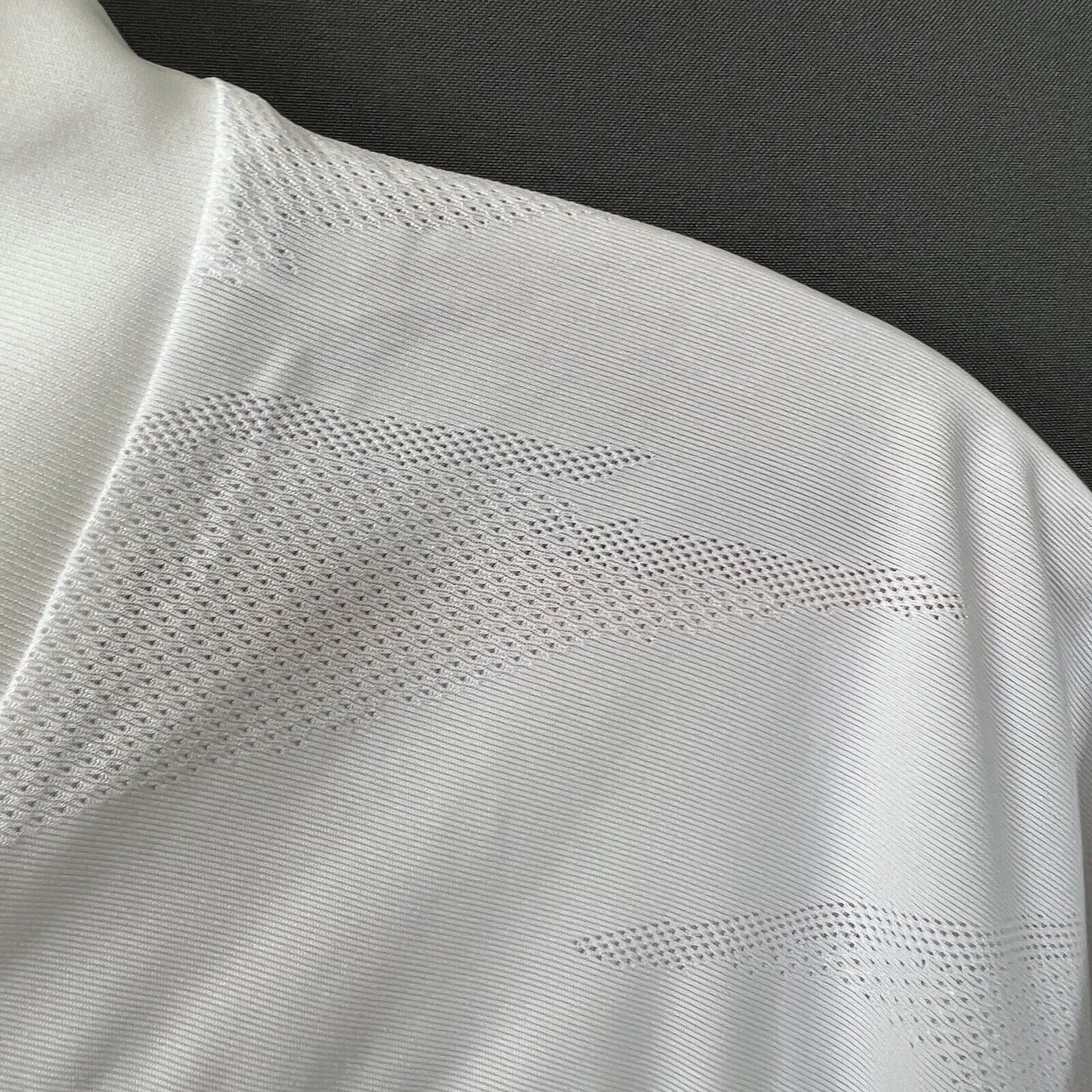 REAL MADRID JERSEY 2020/21 HOME SIZE SMALL SOCCER FOOTBALL ADIDAS FM4735
