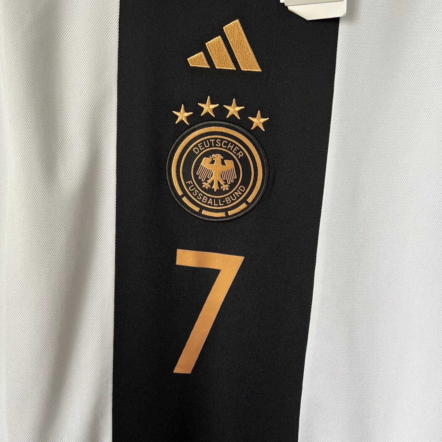 Havertz Germany Jersey 2022 Home Size M Mens Football Shirt HJ9606 Adidas