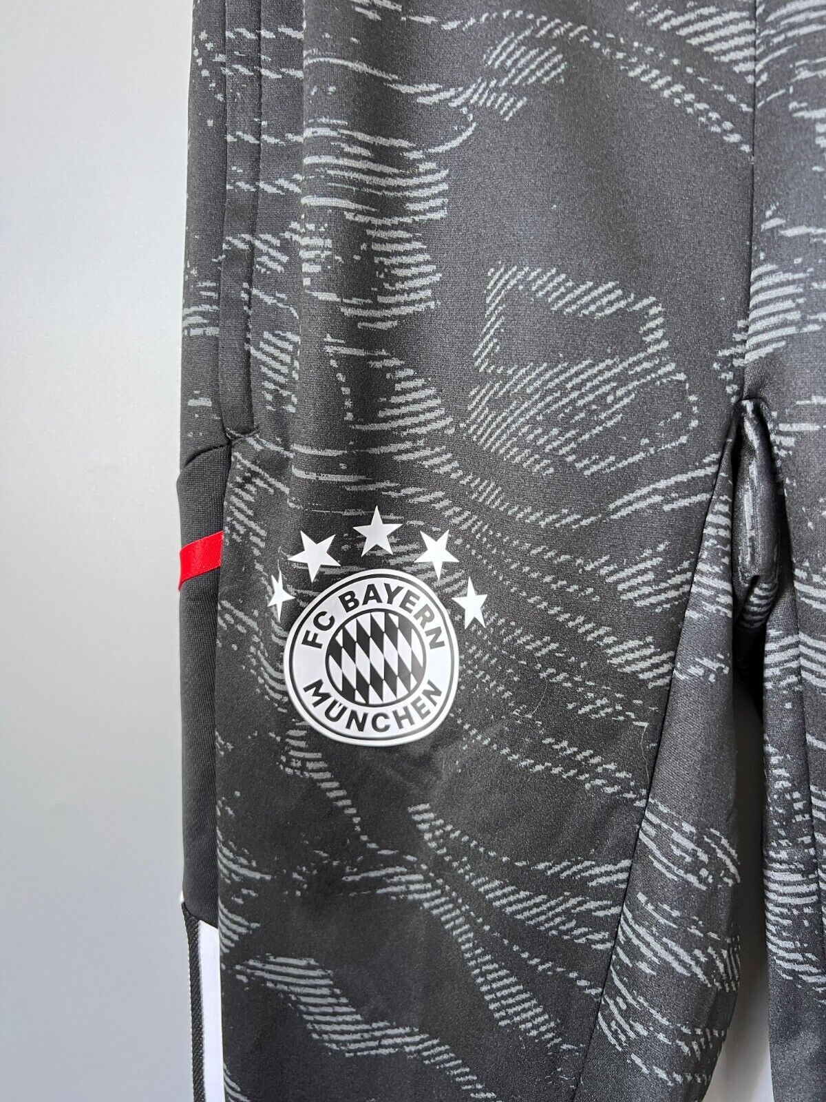 Bayern Munich Training Pants Football Soccer Adidas HF1394 Mens Size XS