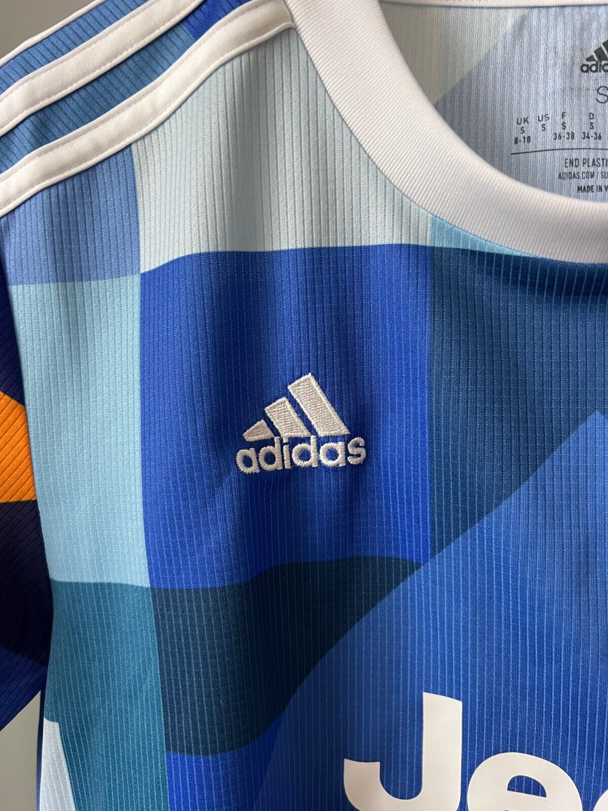 Juventus Jersey 22/23 Fourth Soccer Shirt Adidas HM6517 Womens Size S
