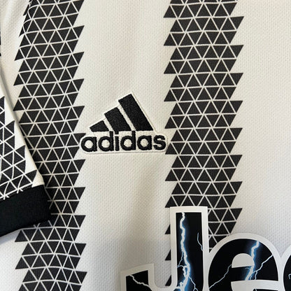 Juventus Jersey 2022-23 Home Mens Soccer Shirt Medium H38907 Adidas