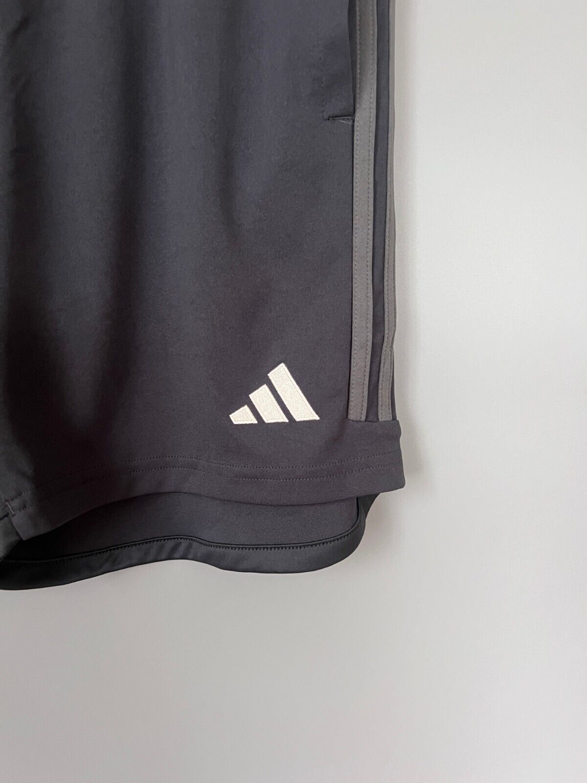 Juventus Shorts 23/24 Third Soccer Shirt HZ7805 Adidas Boys Size L