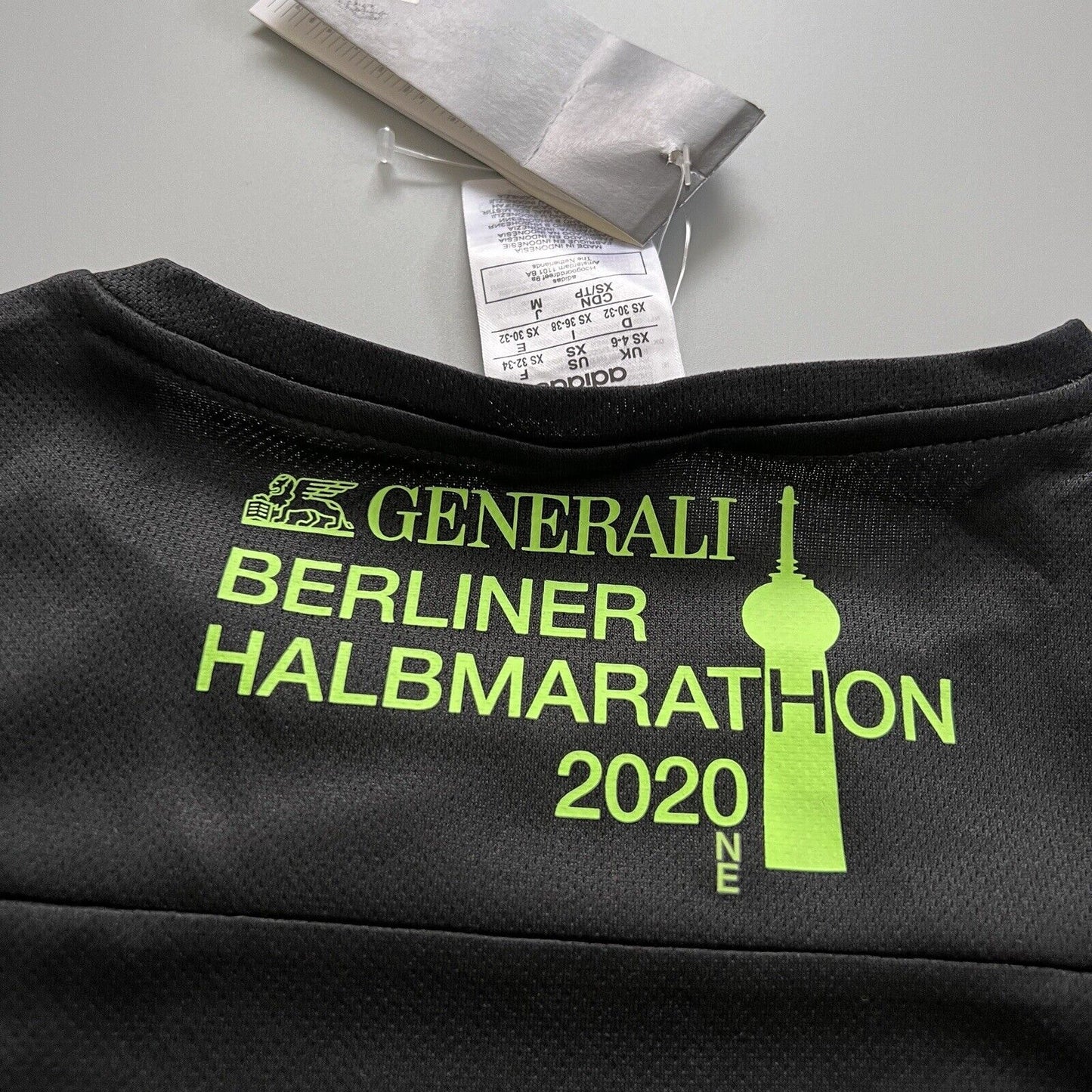 Adidas Running Shirt Berlin Marathon 2020 Size XS Womens GK9260