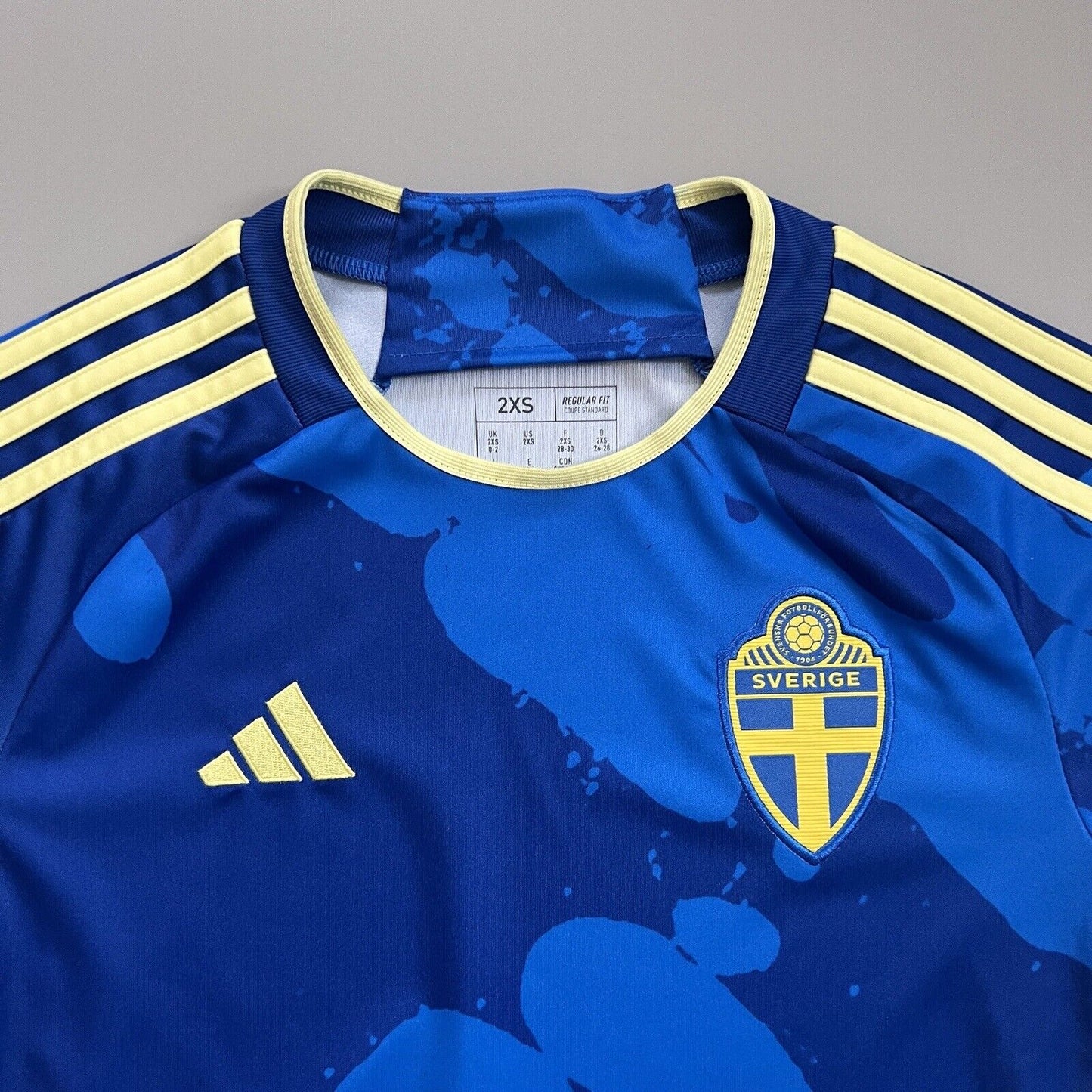 Sweden Jersey Team 2023 Away Womens Soccer Football Shirt HT7142 Adidas Size 2XS