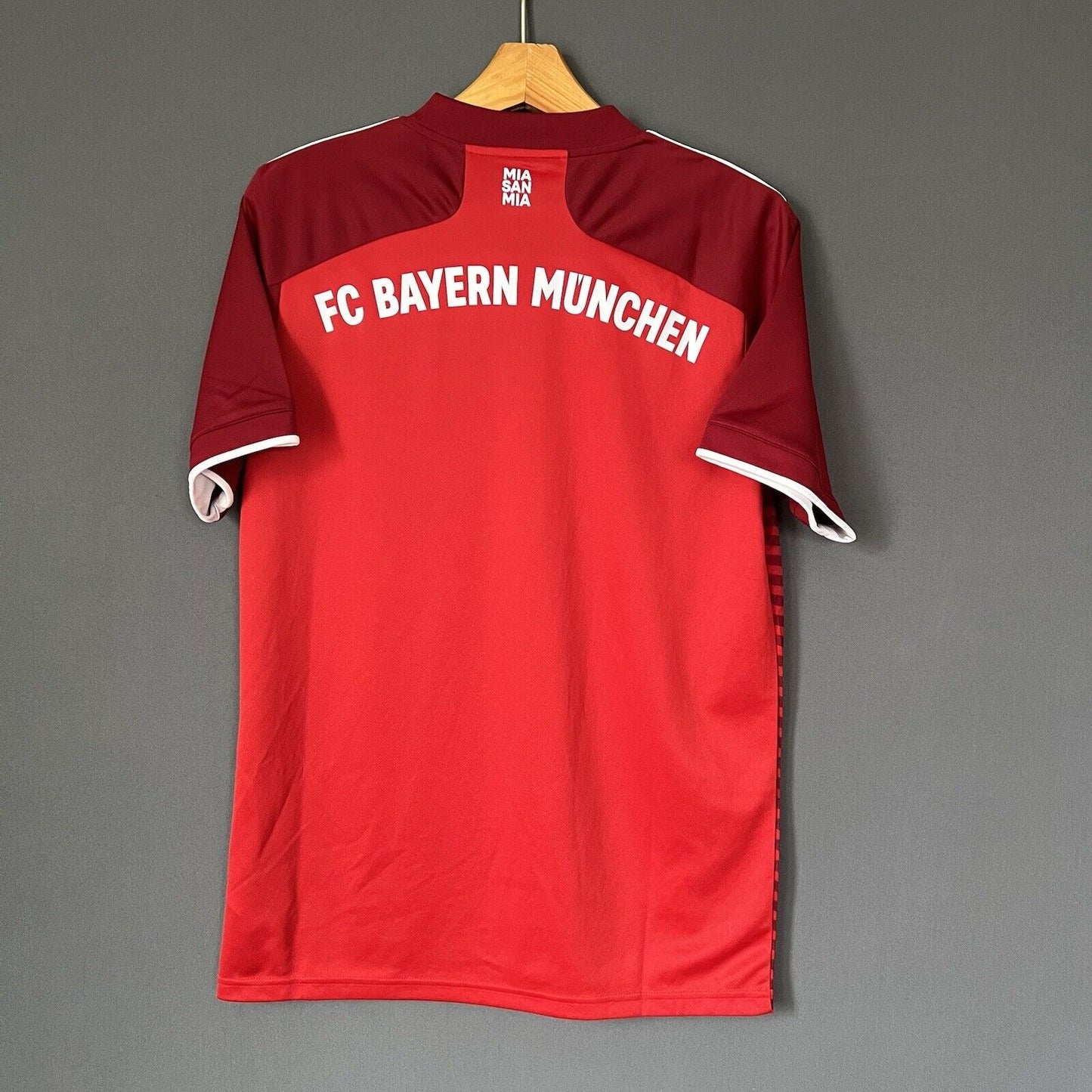 BAYERN MUNICH JERSEY 2021/2022 HOME MEDIUM MENS FOOTBALL SHIRT GR0503 ADIDAS