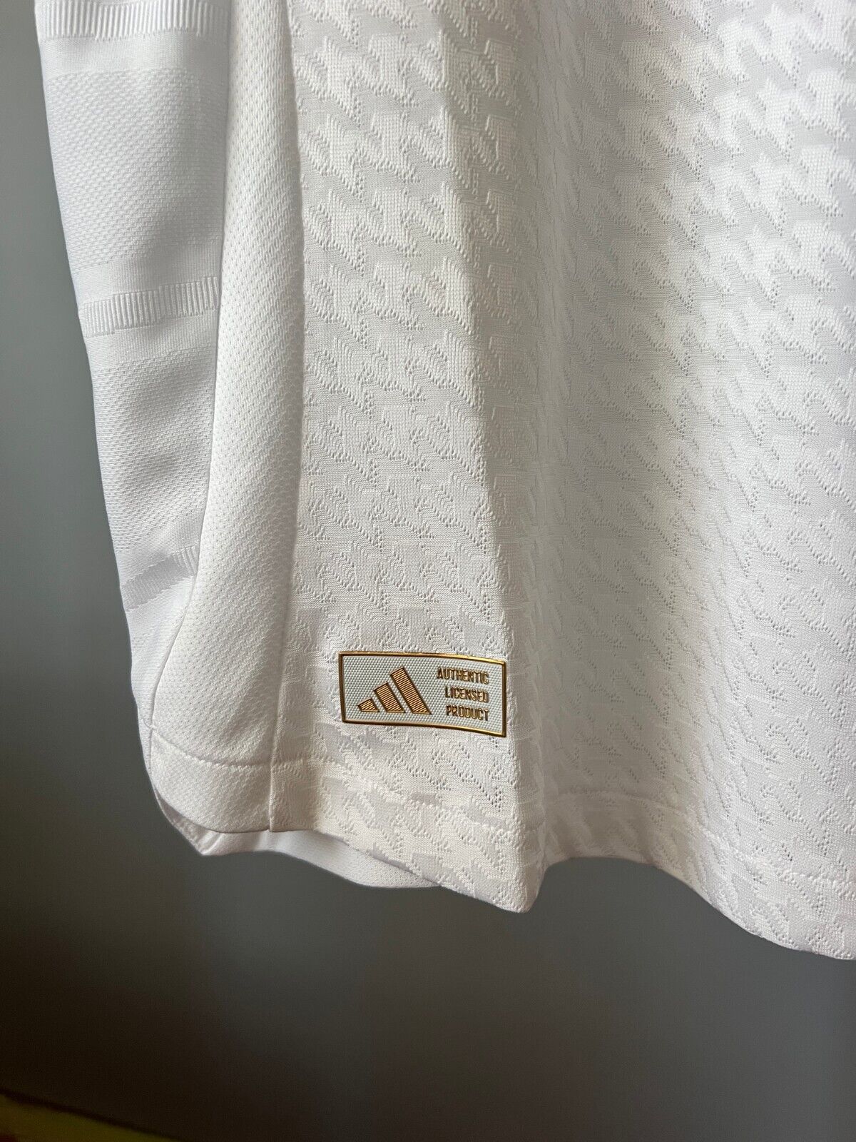 Real Madrid Jersey 24/25 Home Authentic Soccer Shirt IX8095 Adidas Mens Size M