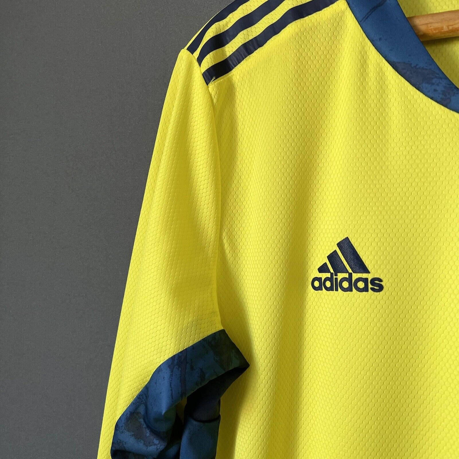 Adidas 1. FC Union Berlin Men's Yellow GK Jersey 20-21 - Officially Licensed