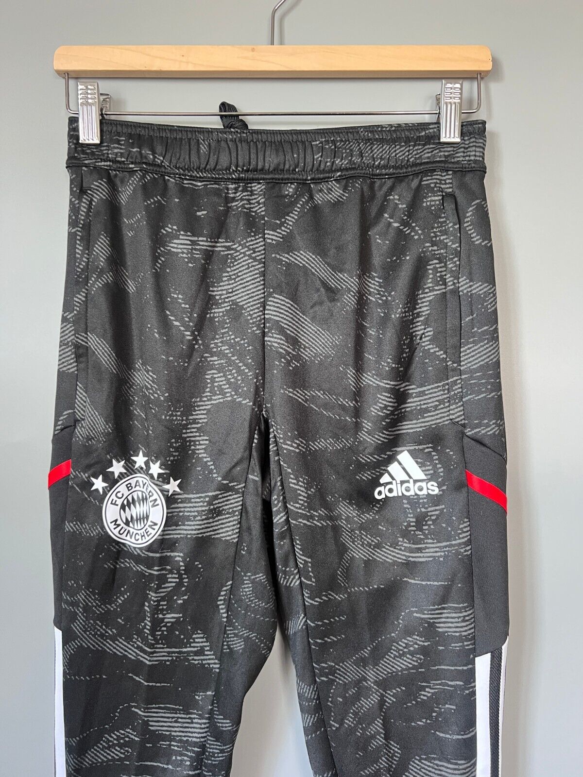 Bayern Munich Training Pants Football Soccer Adidas HF1394 Mens Size XS